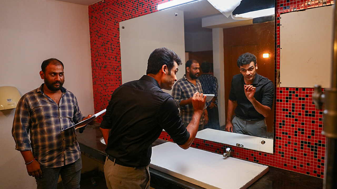 AA Garden — Joker — Restroom — behind the scenes
