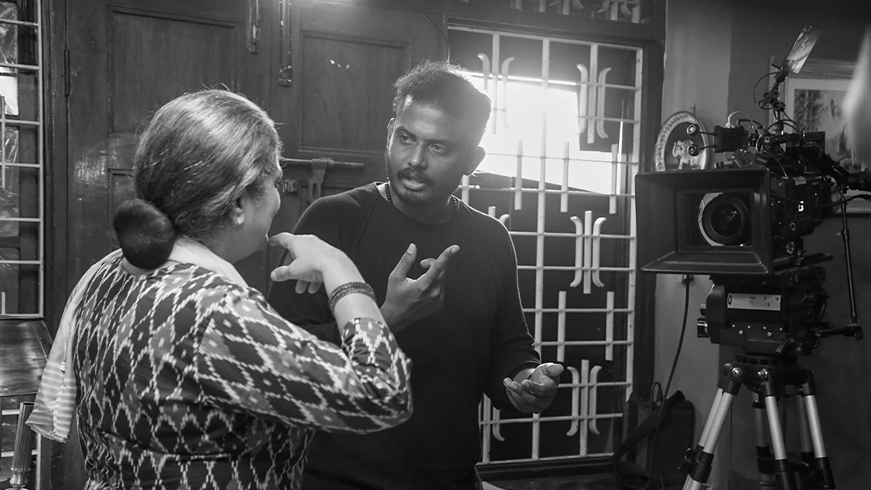Tour The Paradise — Mumbai — behind the scenes