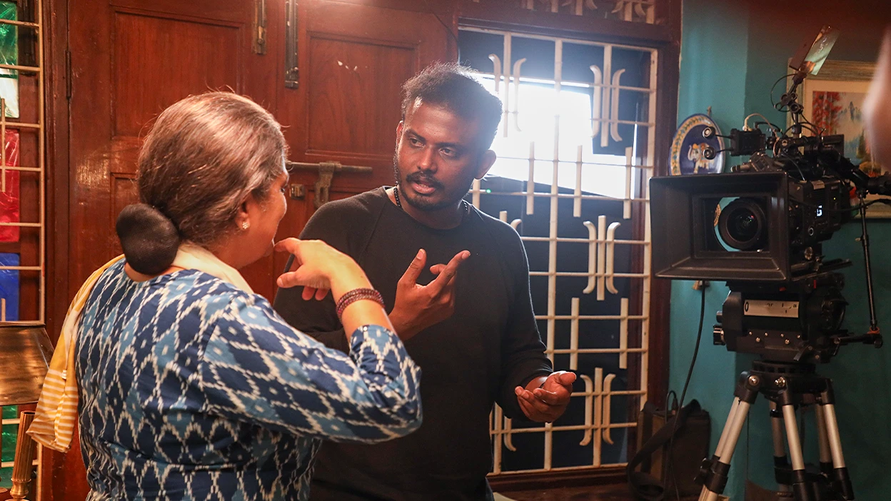 Tour The Paradise — Mumbai — behind the scenes