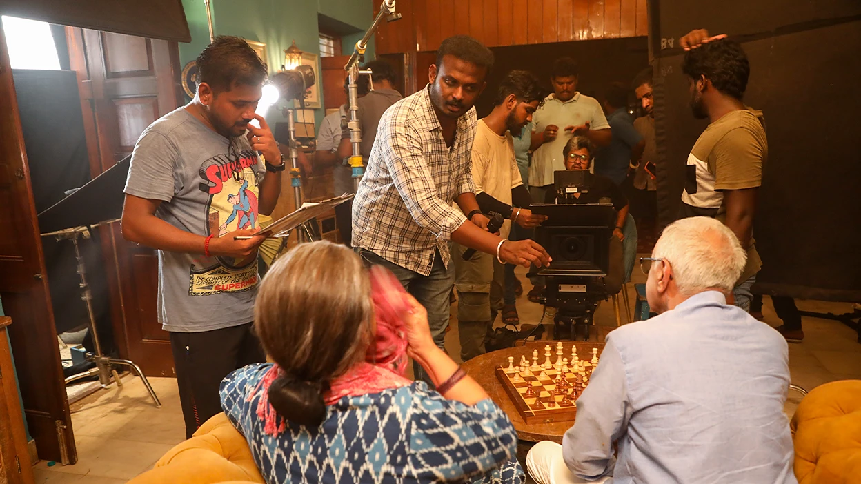 Tour The Paradise — Mumbai — behind the scenes